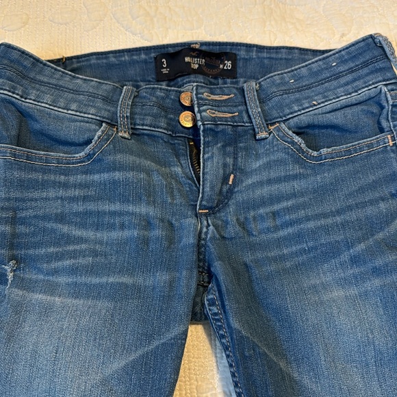Hollister cropped distressed jeans - Picture 2 of 4